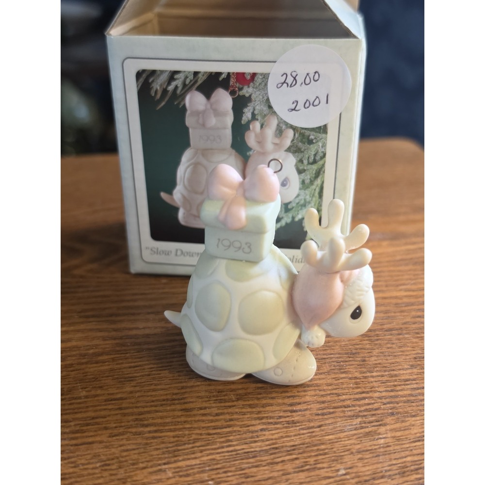 Precious Moments "Slow‎ Down And Enjoy The Holidays" Turtle Ornament 520489 1993
